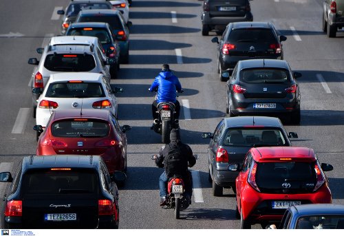 Kυκλοφοριακό έμφραγμα λόγω της απεργίας στην Αθήνα: Ατελείωτες ουρές, «σημειωτόν» τα οχήματα [εικόνες] | iefimerida.gr 4