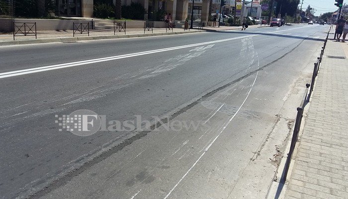 Εβαψαν 3 φορές τον δρόμο και το αποτέλεσμα ήταν σκέτη απογοήτευση- Εξαλλος ο δήμαρχος [εικόνες] | iefimerida.gr 2