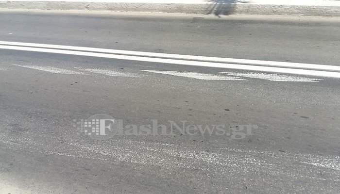 Εβαψαν 3 φορές τον δρόμο και το αποτέλεσμα ήταν σκέτη απογοήτευση- Εξαλλος ο δήμαρχος [εικόνες] | iefimerida.gr 1