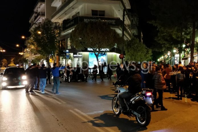 Χανιά: Εκλεισαν το δρόμο με… πεντοζάλη [εικόνες] | iefimerida.gr 0