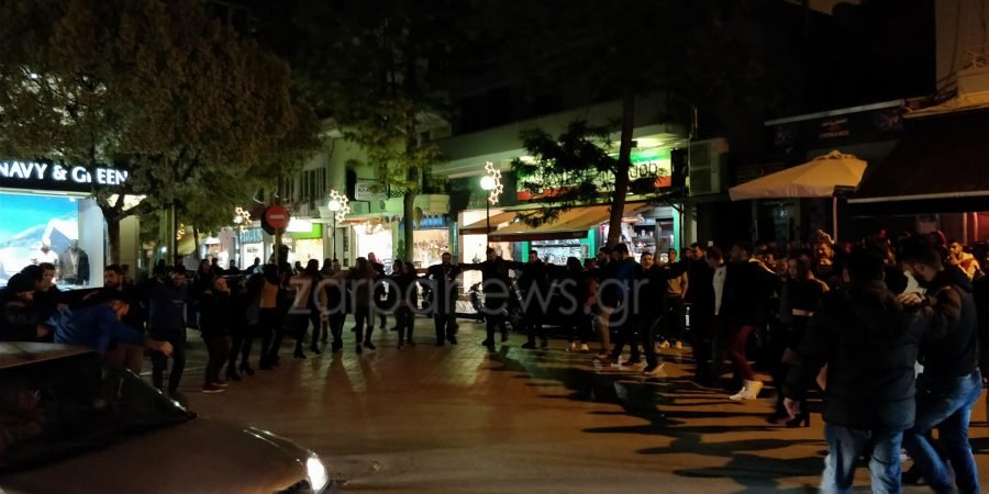 Χανιά: Εκλεισαν το δρόμο με… πεντοζάλη [εικόνες] | iefimerida.gr 3