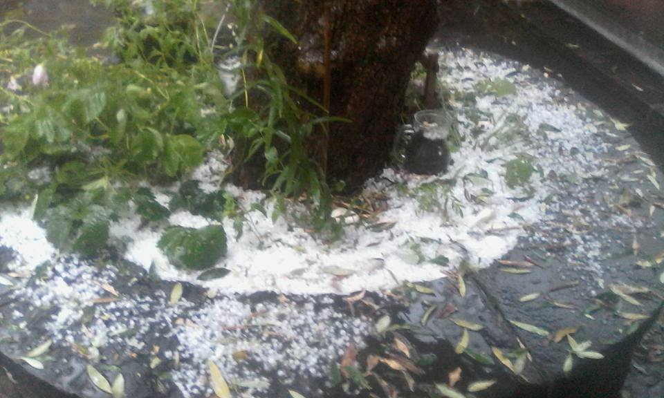 Χειμωνιάτικο σκηνικό στα Ιωάννινα: Το «έστρωσε» με... χαλάζι στα χωριά [εικόνες] | iefimerida.gr 0