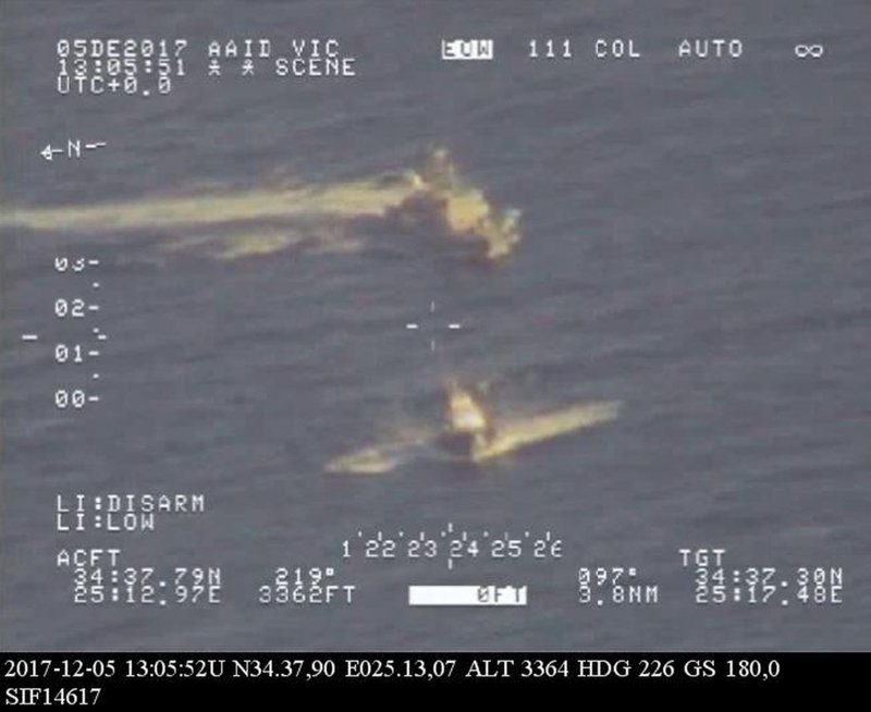 Καρέ καρέ το ρεσάλτο από τους βατραχανθρώπους στο ναρκωπλοίο στην Κρήτη [εικόνες & βίντεο] | iefimerida.gr 4