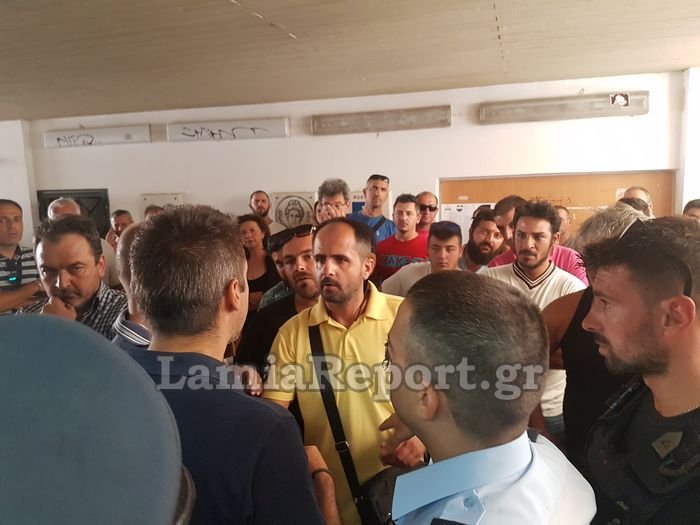 Επεισοδιακό συμβούλιο για τα σκουπίδια στη Λαμία: Ματ, ένταση, συλλήψεις [εικόνες & βίντεο] | iefimerida.gr 1