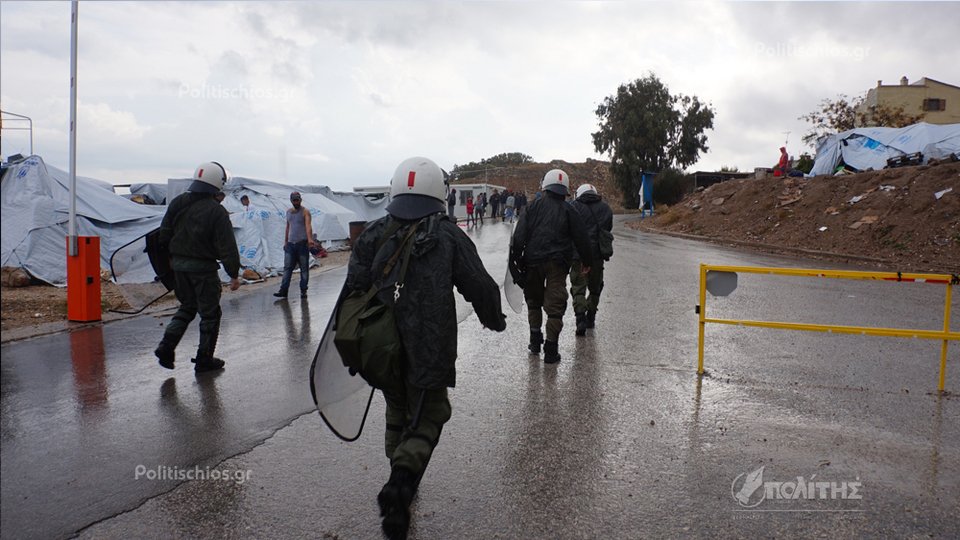 Εκτός ελέγχου οι πρόσφυγες στη Χίο: Νέες συμπλοκές με τα ΜΑΤ -Δύο μετανάστες τραυματίες [εικόνες&βίντεο] | iefimerida.gr 0