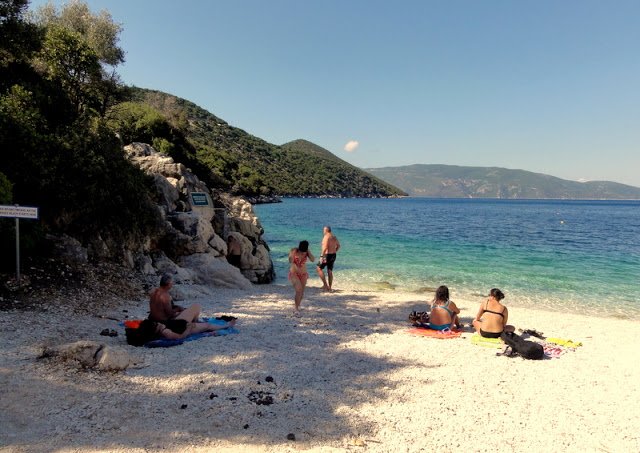 Αντίσαμος: Η πιο όμορφη παραλία της Κεφαλονιάς [εικόνες] | iefimerida.gr 3