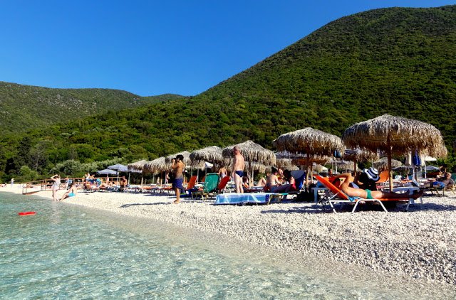 Αντίσαμος: Η πιο όμορφη παραλία της Κεφαλονιάς [εικόνες] | iefimerida.gr 0