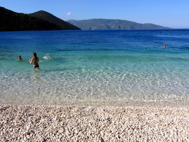 Αντίσαμος: Η πιο όμορφη παραλία της Κεφαλονιάς [εικόνες] | iefimerida.gr 1