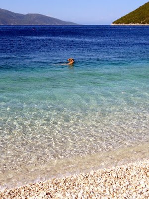 Αντίσαμος: Η πιο όμορφη παραλία της Κεφαλονιάς [εικόνες] | iefimerida.gr 9