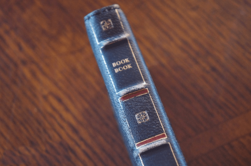 Απίστευτο iPhone βιβλίο κάνει θραύση στο εξωτερικό [εικόνες] | iefimerida.gr 1