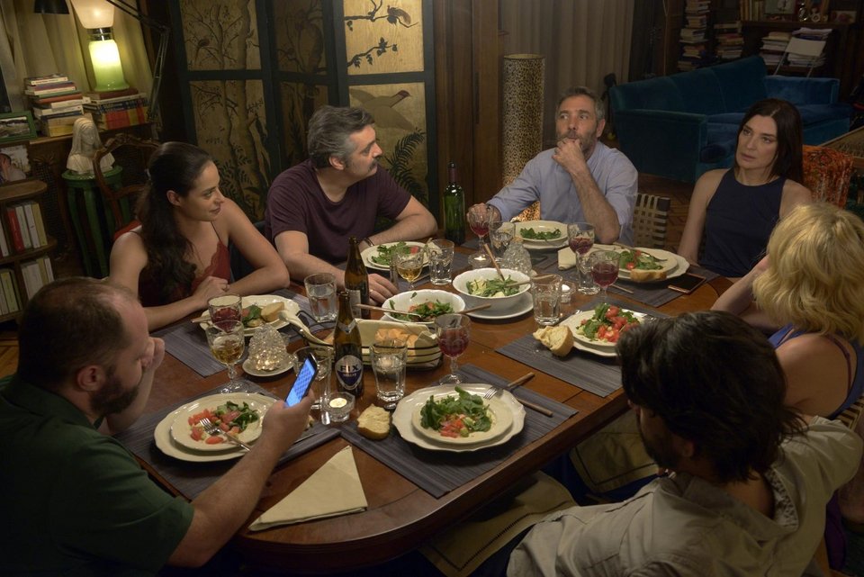 Ετοιμη η νέα ταινία του Θοδωρή Αθερίδη -Δείτε όλα όσα γίνονται backstage [εικόνες & βίντεο] | iefimerida.gr 0