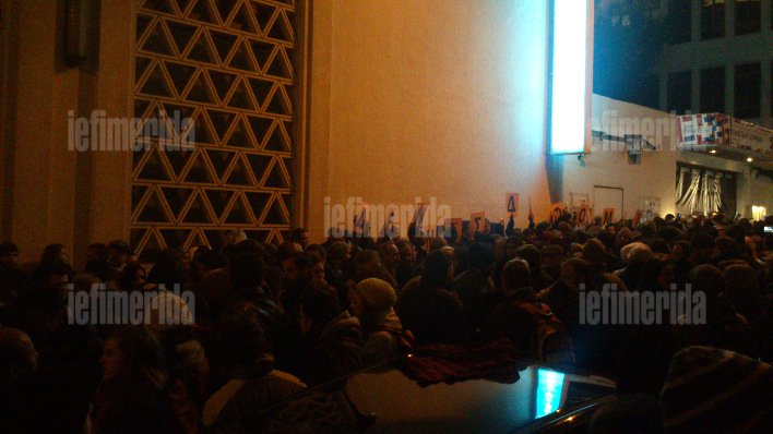 Η Ελλάδα λέει «Je Suis Charlie»: Κοσμοσυρροή στις εκδηλώσεις για το Charlie Hebdo - Ποιοι επώνυμοι παραβρέθηκαν [εικόνες] | iefimerida.gr 12