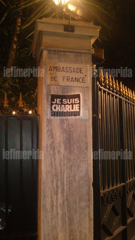Η Ελλάδα λέει «Je Suis Charlie»: Κοσμοσυρροή στις εκδηλώσεις για το Charlie Hebdo - Ποιοι επώνυμοι παραβρέθηκαν [εικόνες] | iefimerida.gr 17