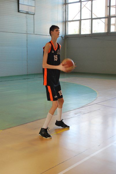 Απίστευτο: Αυτός είναι ο 14χρονος που έχει ύψος 2,26 μ. και συνεχίζει να ψηλώνει [εικόνες&βίντεο]  | iefimerida.gr 2