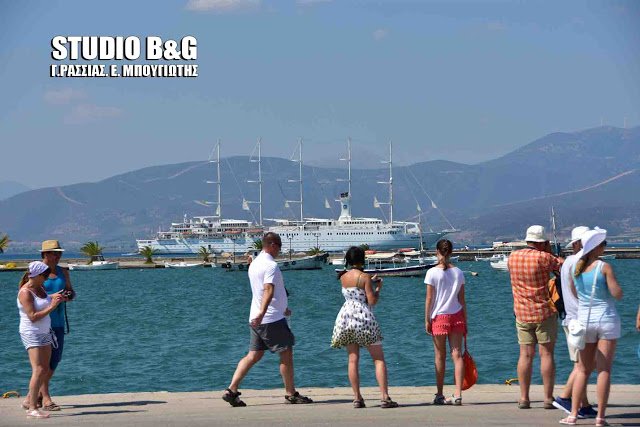 Εντυπωσιακές εικόνες: Στο Ναύπλιο το μεγαλύτερο ιστιοφόρο κρουαζιερόπλοιο του κόσμου [εικόνες] | iefimerida.gr 1