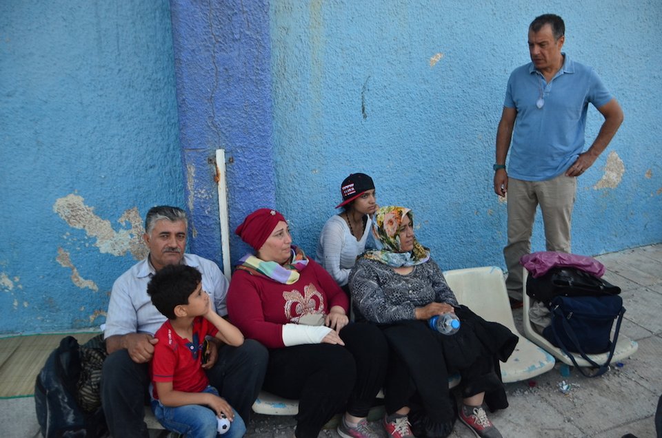 Αιφνίδια επίσκεψη Θεοδωράκη σε καταυλισμούς μεταναστών στη Λέσβο: Οι υπουργοί απέτυχαν [εικόνες] | iefimerida.gr 7
