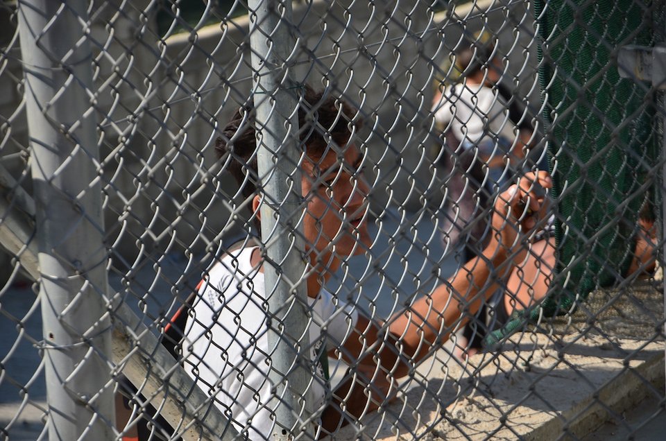 Αιφνίδια επίσκεψη Θεοδωράκη σε καταυλισμούς μεταναστών στη Λέσβο: Οι υπουργοί απέτυχαν [εικόνες] | iefimerida.gr 3