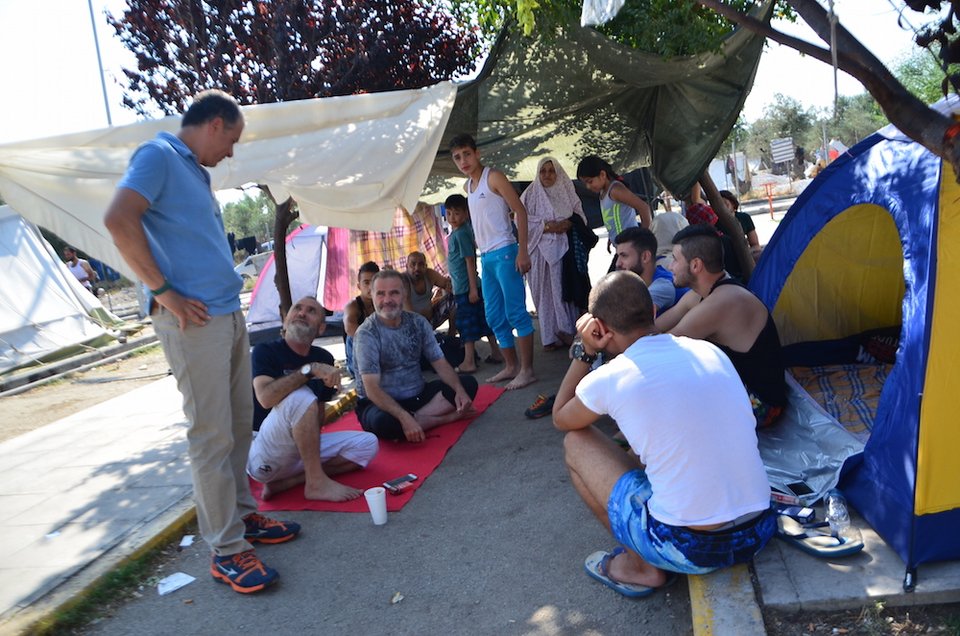 Αιφνίδια επίσκεψη Θεοδωράκη σε καταυλισμούς μεταναστών στη Λέσβο: Οι υπουργοί απέτυχαν [εικόνες] | iefimerida.gr 5
