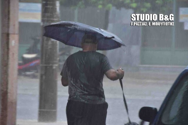 «Ανοιξαν οι ουρανοί» σε Τρίπολη και Ναύπλιο -Σε ποτάμια μετατράπηκαν οι δρόμοι [εικόνες & βίντεο] | iefimerida.gr 2