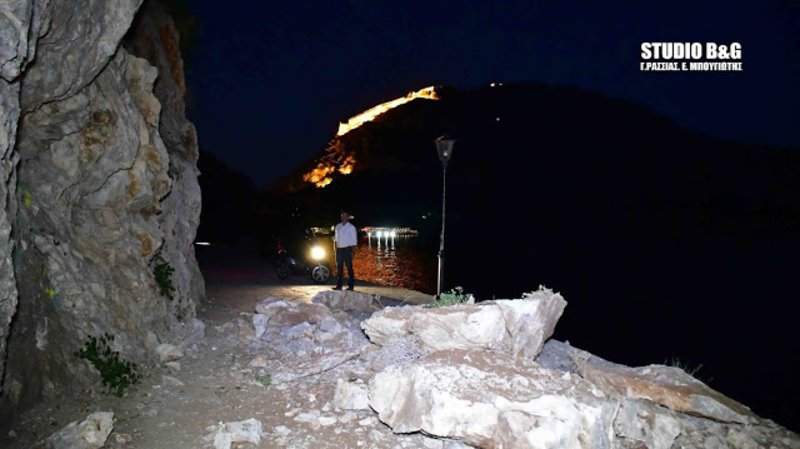 Κατολίσθηση σε δρόμο του Ναυπλίου -Από θαύμα δεν υπήρξαν θύματα [εικόνες & βίντεο] | iefimerida.gr 1