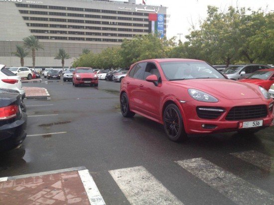 Οχι, δεν είναι έκθεση πολυτελών αυτοκινήτων, αλλά πάρκινγκ κολεγίου στο Ντουμπάι [εικόνες] | iefimerida.gr 7