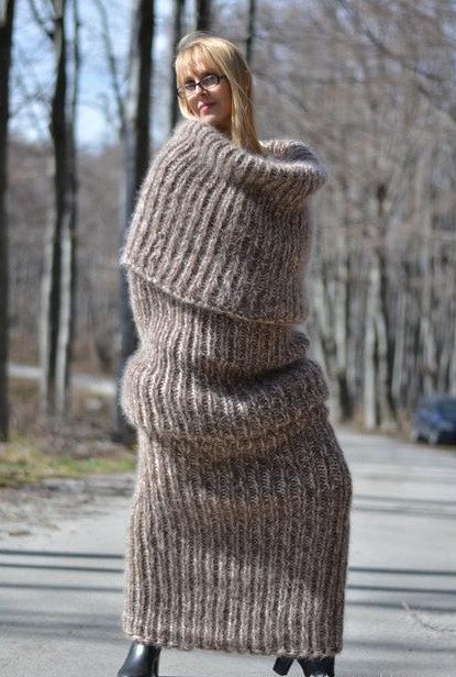 Ολόσωμο κασκόλ -Μια περίεργη τάση [εικόνες] | iefimerida.gr 0