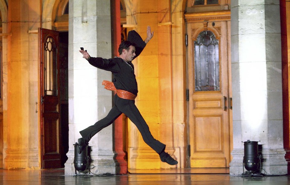 Ομοφυλόφιλος σταρ του κλασικού χορού: Ανακάλυψα τον έρωτα με μια γυναίκα [εικόνες] | iefimerida.gr 0