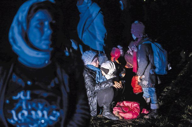 Χάος, δυσωδία και φόβος -Η δραματική κατάσταση των κέντρων υποδοχής μεταναστών στην Σλοβενία [εικόνες] | iefimerida.gr 4