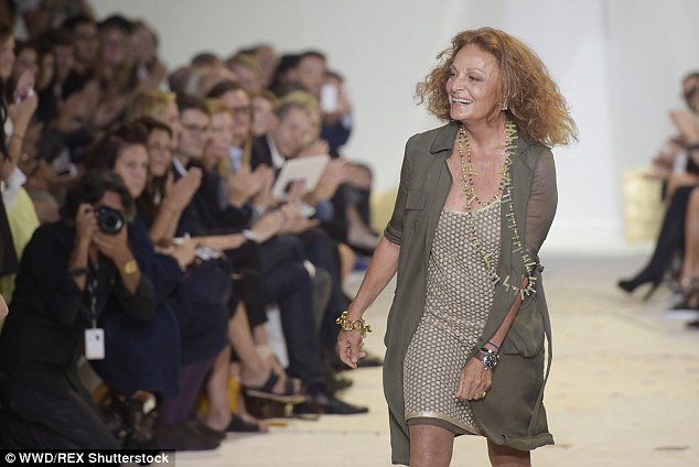 H Diane von Furstenberg κάνει γιόγκα στα 69 της και δίνει συμβουλές [εικόνες] | iefimerida.gr 2