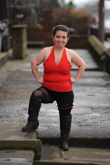 Η μικροσκοπική χορεύτρια για την οποία παραμιλά η Βρετανία -Είναι μόλις 1,28 και στροβιλίζεται σε στύλους [εικόνες] | iefimerida.gr 0