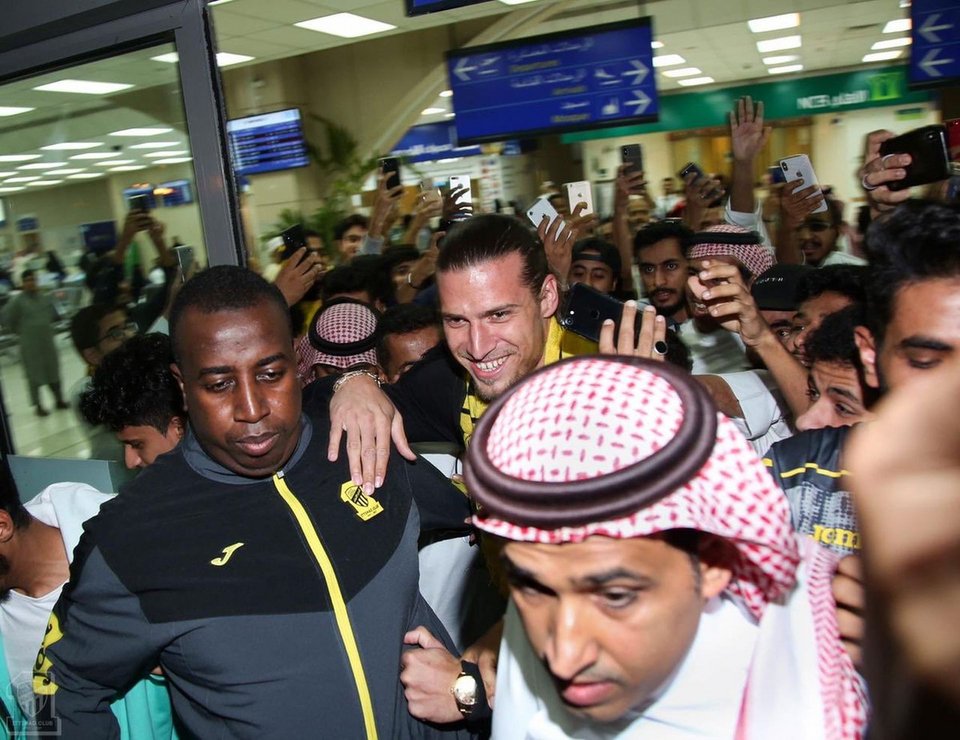 Αποθέωση για τον Πρίγιοβιτς στην Σαουδική Αραβία -Εκατοντάδες οπαδοί τον περίμεναν [εικόνες & βίντεο] | iefimerida.gr 0