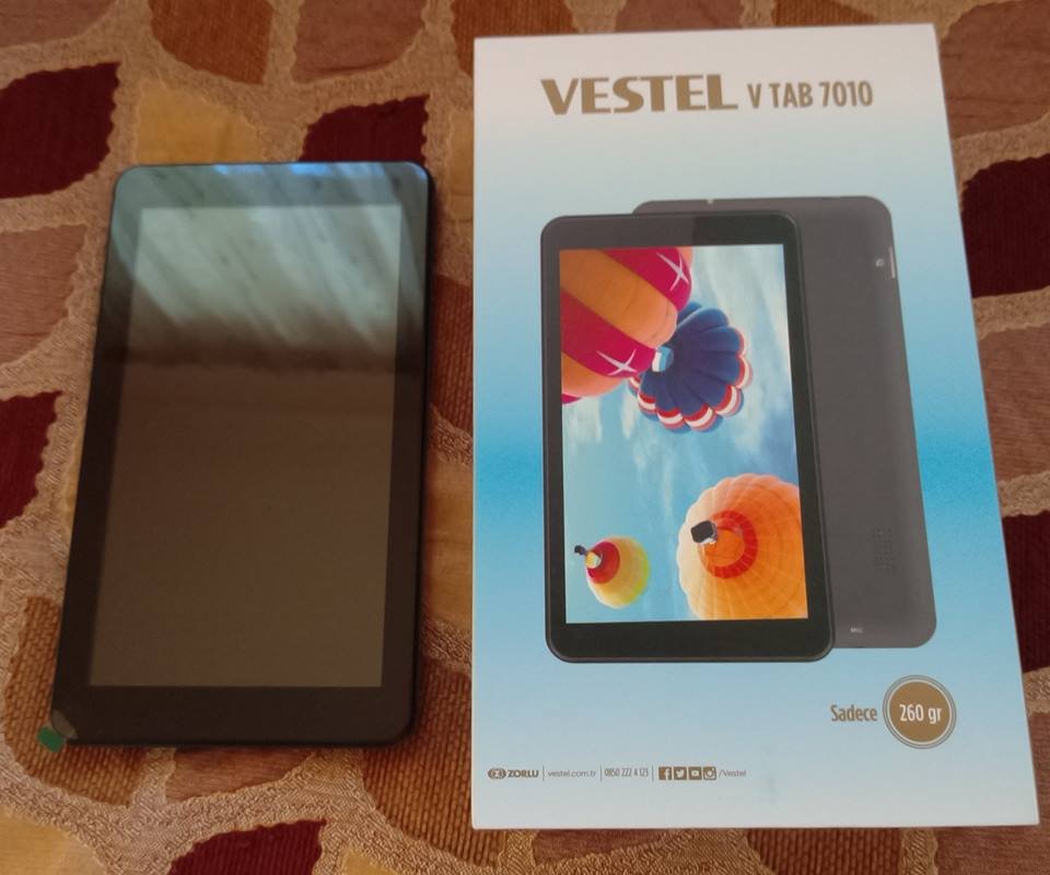 Ο Ερντογάν μοίρασε από ένα τάμπλετ στους καθηγητές του σχολείου στην Κομοτηνή [εικόνα] | iefimerida.gr 0