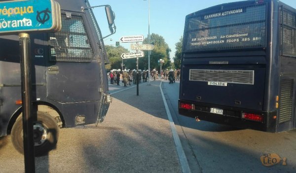 Θεσσαλονίκη: Παράλληλες συγκεντρώσεις αντιεξουσιαστών-εθνικιστών [εικόνες] | iefimerida.gr 0