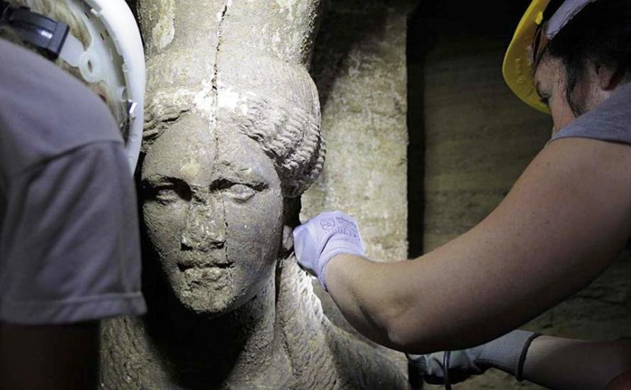 Υπόκλιση και θαυμασμός των ξένων ΜΜΕ για τις Καρυάτιδες της Αμφίπολης | iefimerida.gr 0