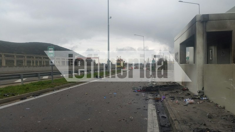 H επόμενη μέρα του φριχτού τροχαίου στη Θήβα -Συντρίμμια και αποκαΐδια [εικόνες] | iefimerida.gr 5