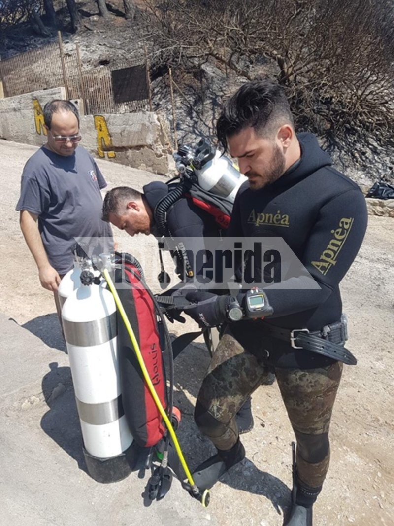 Δύτες ψάχνουν για θύματα στο Κόκκινο Λιμανάκι [εικόνες & βίντεο] | iefimerida.gr 4