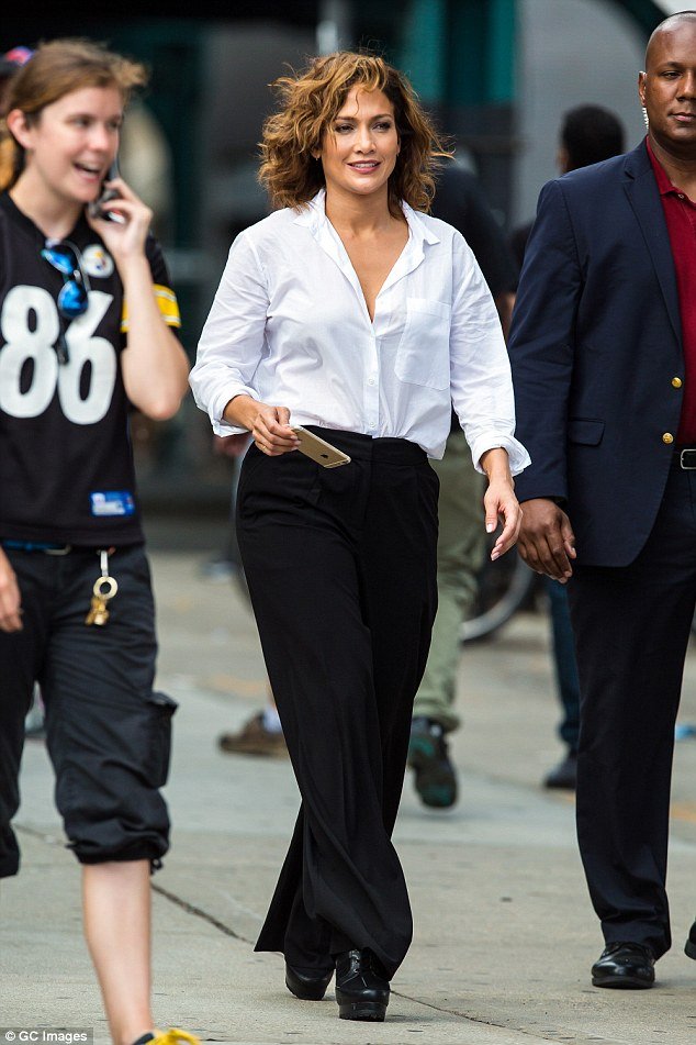 Γιατί η Τζένιφερ Λόπεζ έκοψε τα μαλλιά της κοντά [εικόνες]  | iefimerida.gr 0