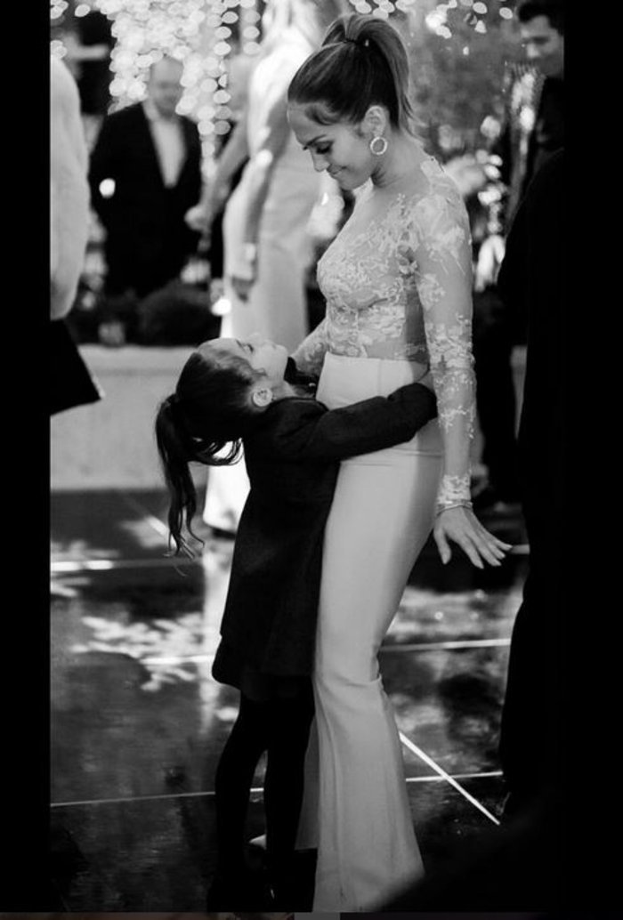 Τζένιφερ Λόπεζ: Χορεύει με τα παιδιά της στην πίστα [εικόνες]  | iefimerida.gr 1