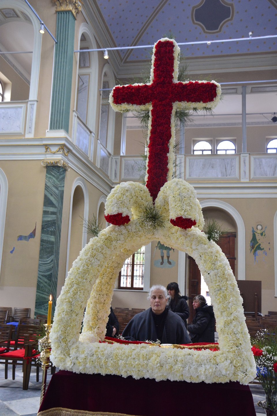 Μετά από 93 χρόνια τελετή Αποκαθήλωσης στη Σμύρνη [εικόνες]  | iefimerida.gr 1