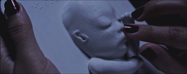 Συγκινητικό: Τυφλή μητέρα «είδε» το αγέννητο μωρό της με τα χέρια της [εικόνες & βίντεο] | iefimerida.gr 3