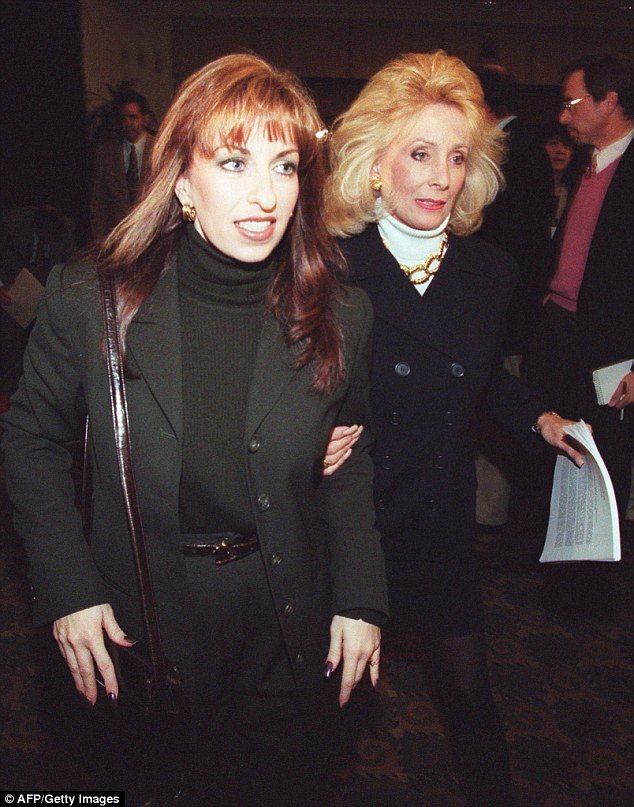 Ερωμένη Κλίντον: Μη τον αφήσετε να γυρίσει στον Λευκό Οίκο – Θα παρενοχλήσει και άλλες [εικόνες] | iefimerida.gr 5