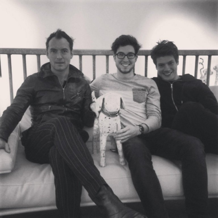 Οι «ιδιοφυΐες» της τέχνης: Πώς δυο 26χρονοι άλλαξαν μια για πάντα τη λειτουργία των γκαλερί [εικόνες]  | iefimerida.gr 6