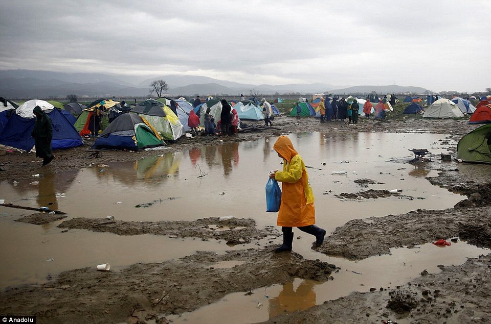 Κραυγή αγωνίας των προσφύγων στην Ειδομένη: «Τα παιδιά μας αρρωσταίνουν, πεθαίνουν» [εικόνες] | iefimerida.gr 5