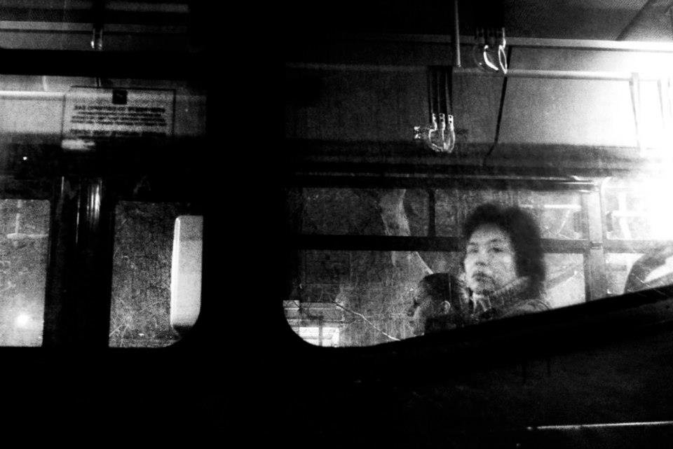 «Ανθρωποι στην πόλη»: Οι Αθηναίοι φωτογραφίζονται στην πραγματική τους ζωή και σοκάρουν [εικόνες] | iefimerida.gr 7