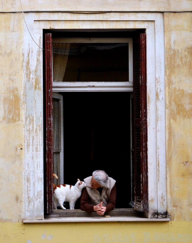«Ανθρωποι στην πόλη»: Οι Αθηναίοι φωτογραφίζονται στην πραγματική τους ζωή και σοκάρουν [εικόνες] | iefimerida.gr 14