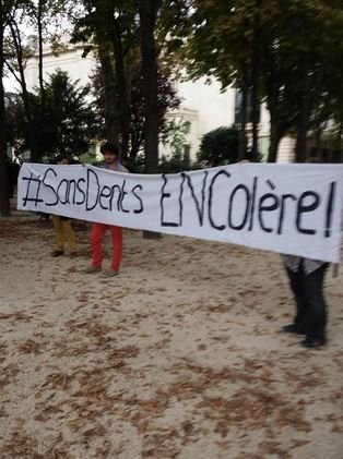 Οι «ξεδοντιάρηδες» του Παρισιού την... πέφτουν στον Ολάντ -Διαδήλωση έξω από τα Ηλύσια Πεδία [εικόνες] | iefimerida.gr 4