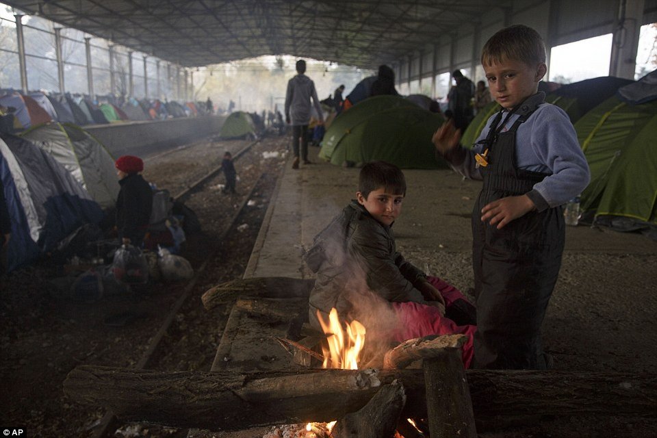 Κραυγή αγωνίας των προσφύγων στην Ειδομένη: «Τα παιδιά μας αρρωσταίνουν, πεθαίνουν» [εικόνες] | iefimerida.gr 2