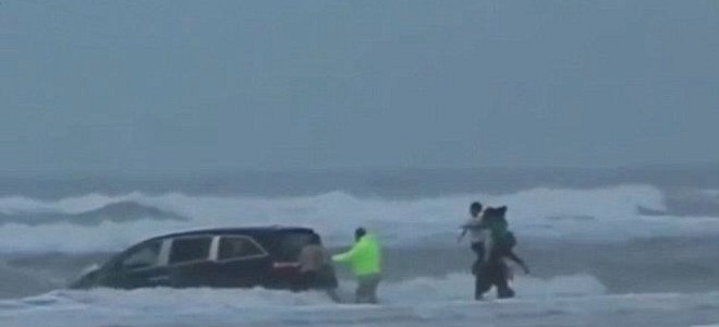 Ιδού η γυναίκα που είναι αλλεργική στον ...Ελβις Πρίσλεϊ -Οταν ακούει τα τραγούδια του την πιάνει πανικός [εικόνες] | iefimerida.gr 1