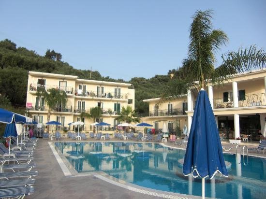 ΤripΑdvisor: Τα 8 καλύτερα ξενοδοχεία της Ελλάδας -Θέα που κόβει την ανάσα, πισίνες κρεμασμένες σε βράχους, χλιδή -Τα δωμάτια  με τις καλύτερες τιμές [εικόνες] | iefimerida.gr 13