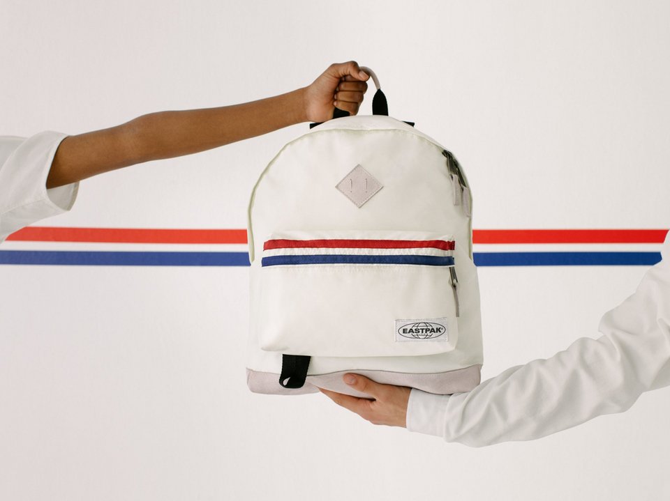 Με αυτές τις Eastpak τσάντες θα δώσεις ένα... ρετρό 70s άγγιγμα στο ντύσιμό σου | iefimerida.gr 1